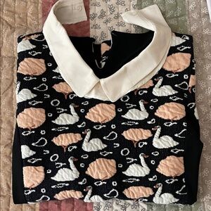 Stunning Sweater with Swans and Cotton Puffs with removable collar Made in Italy